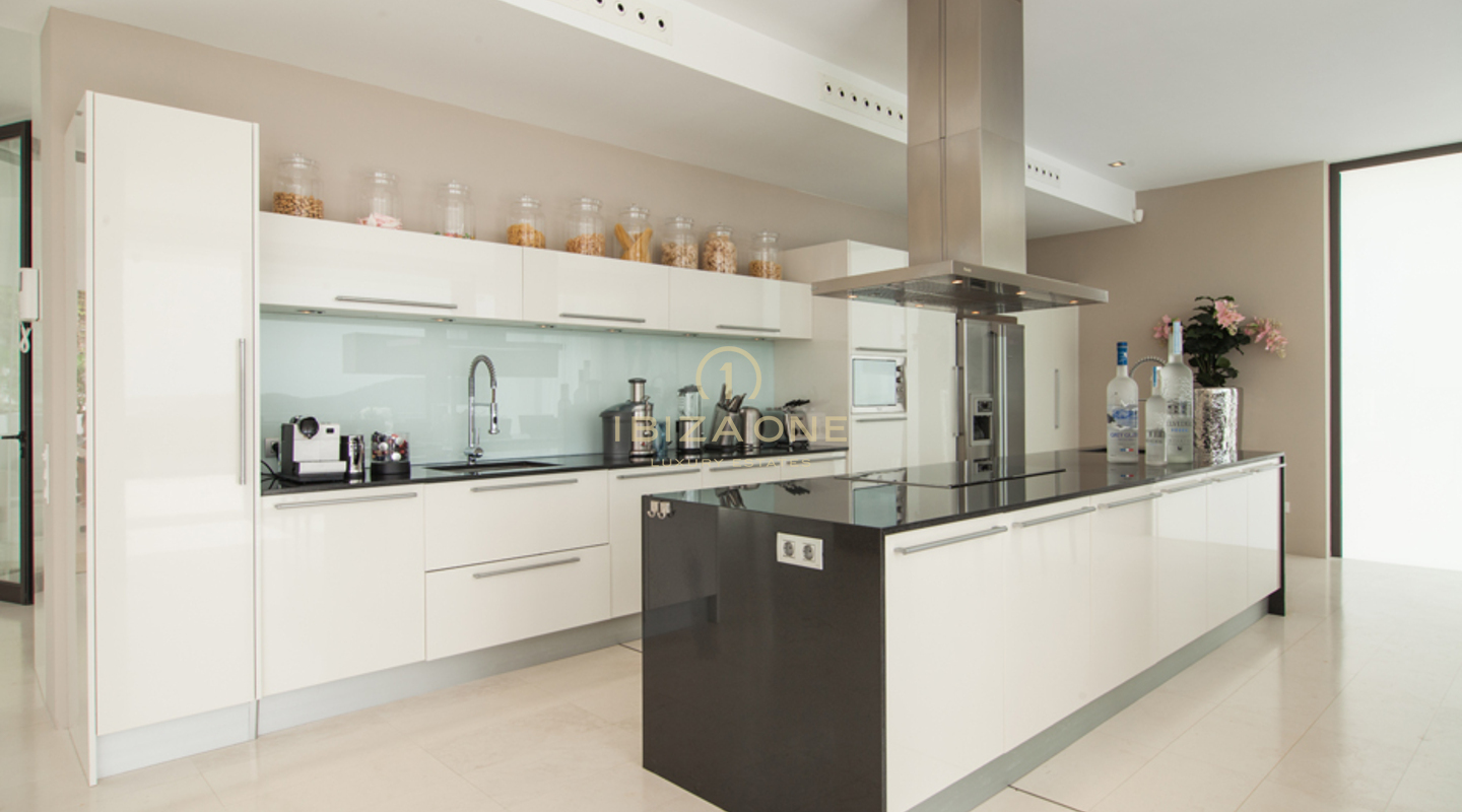 Villa de luxe moderne à proximité de la ville d'Ibiza et des marinas avec vue imprenable sur la mer, la villa de luxe est à vendre, Ibiza - Villa de luxe moderne à proximité de la ville d'Ibiza et des marinas avec vue imprenable sur la mer, la villa de luxe est à louer, Ibiza