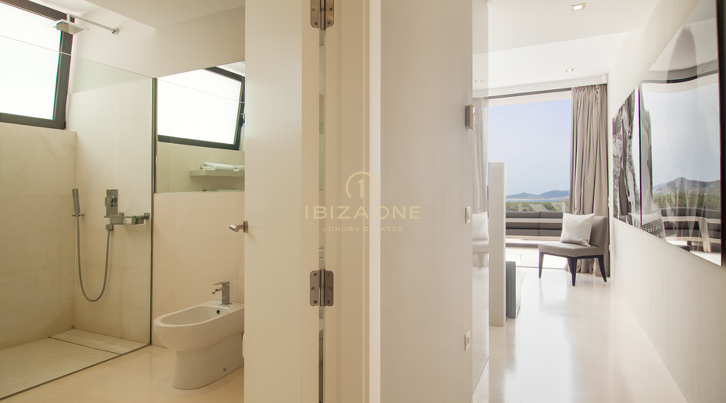 Modern luxury villa close to Ibiza town and the marinas with stunning sea view the luxury villa is for sale, Ibiza - Modern luxury villa close to Ibiza town and the marinas with stunning sea view the luxury villa is for rent, Ibiza