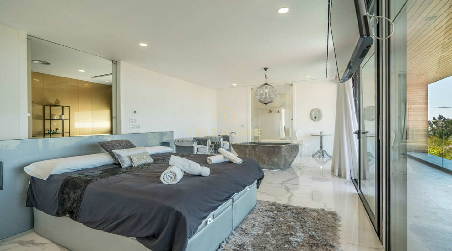 Eccezionale e lussuosa villa di nuova costruzione con vista su Ibiza in vendita, Ibiza - Eccezionale e lussuosa villa di nuova costruzione con vista su Ibiza in affitto, Ibiza