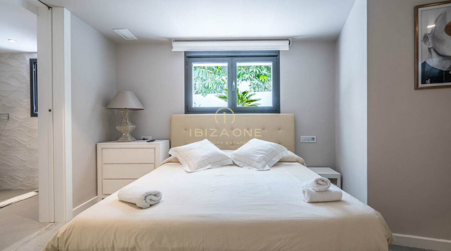 Exceptional and luxury new build villa overlooking Ibiza for sale, Ibiza - Exceptional and luxury new build villa overlooking Ibiza for rent, Ibiza
