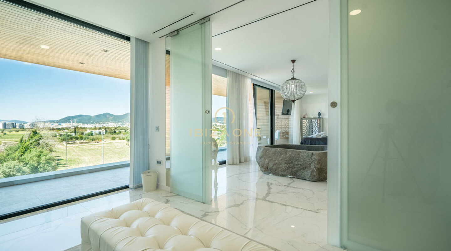 Excepcional y lujosa villa de nueva construcción con vistas a Ibiza en venta, Ibiza - Excepcional y lujosa villa de nueva construcción con vistas a Ibiza en alquiler, Ibiza