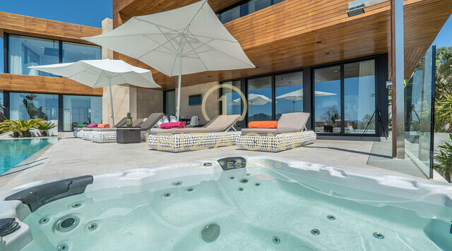 Außergewöhnliche und luxuriöse Neubauvilla mit Blick auf Ibiza zu verkaufen, Ibiza - Außergewöhnliche und luxuriöse Neubauvilla mit Blick auf Ibiza zu vermieten, Ibiza
