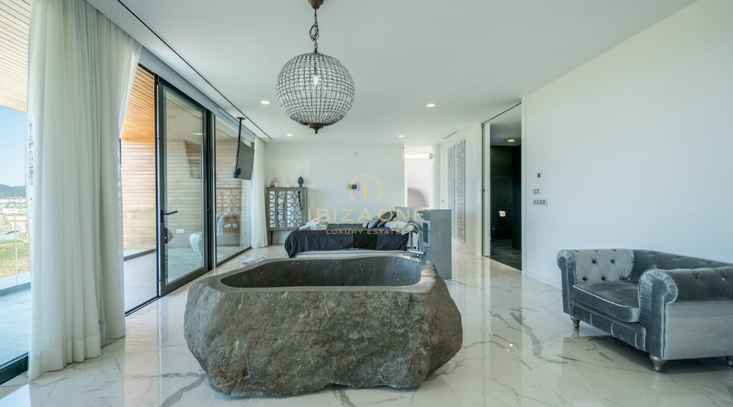 Villa neuve exceptionnelle et luxueuse avec vue sur Ibiza à vendre, Ibiza - Villa neuve exceptionnelle et luxueuse avec vue sur Ibiza à louer, Ibiza