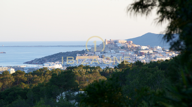 Exclusiva propiedad de lujo (Blakstad) con potencial de expansión y vistas al casco antiguo en venta, Ibiza - Exclusiva propiedad de lujo (Blakstad) con potencial de expansión y vistas al casco antiguo en alquiler, Ibiza