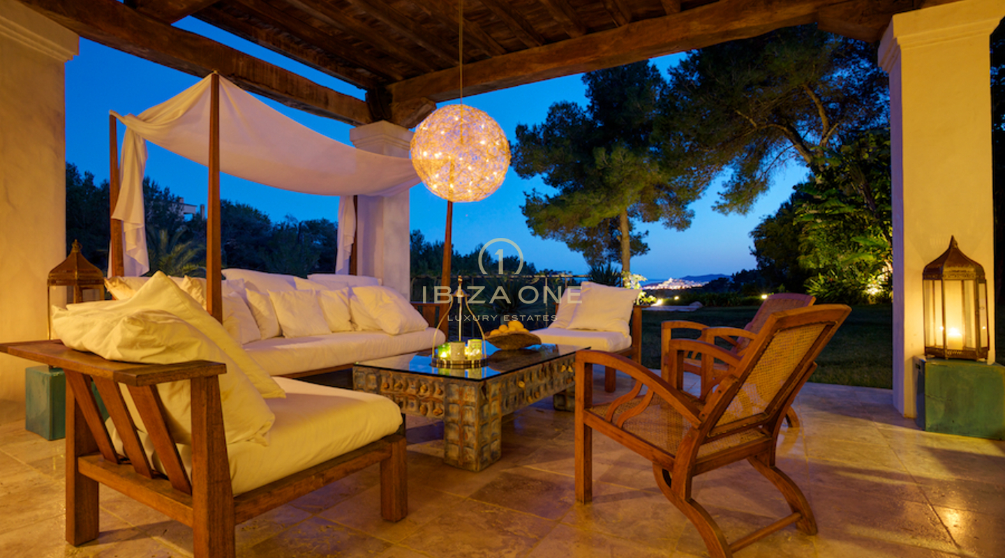 Esclusiva proprietà di lusso (Blakstad) con potenziale di espansione e vista sul centro storico in vendita, Ibiza - Esclusiva proprietà di lusso (Blakstad) con potenziale di espansione e vista sul centro storico in affitto, Ibiza