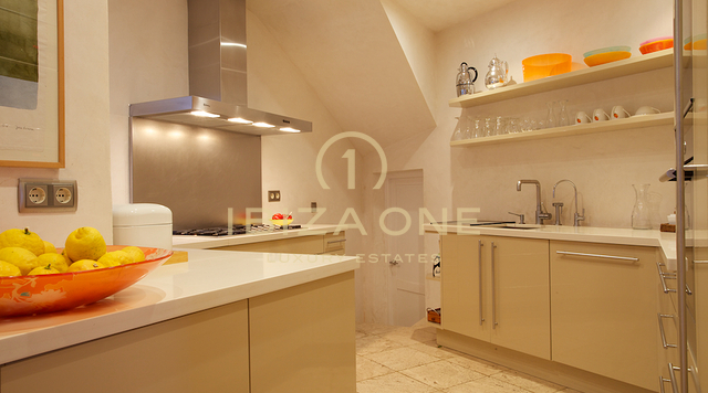 Exclusiva propiedad de lujo (Blakstad) con potencial de expansión y vistas al casco antiguo en venta, Ibiza - Exclusiva propiedad de lujo (Blakstad) con potencial de expansión y vistas al casco antiguo en alquiler, Ibiza