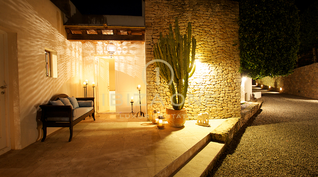 Exclusiva propiedad de lujo (Blakstad) con potencial de expansión y vistas al casco antiguo en venta, Ibiza - Exclusiva propiedad de lujo (Blakstad) con potencial de expansión y vistas al casco antiguo en alquiler, Ibiza