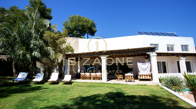 Exclusiva propiedad de lujo (Blakstad) con potencial de expansión y vistas al casco antiguo en venta, Ibiza - Exclusiva propiedad de lujo (Blakstad) con potencial de expansión y vistas al casco antiguo en alquiler, Ibiza