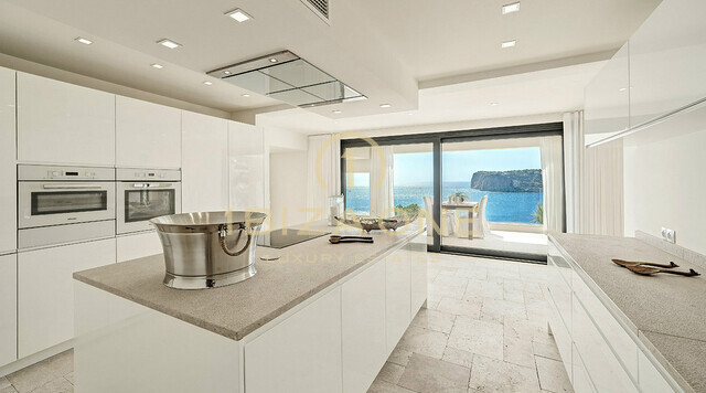 Ultramodern luxury villa with stunning sea views in Mallorca for sale and rent