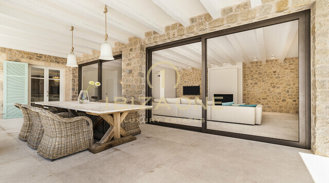 Elegante luxe woning met uitzicht over de baai van Cala Moragues en een gastenappartement op Mallorca te koop, Mallorca - Elegante luxe woning met uitzicht over de baai van Cala Moragues en een gastenappartement op Mallorca te huur, Mallorca