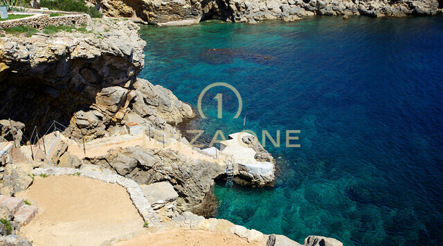 Villa de luxe moderne en bord de mer avec accès à la mer à louer, Ibiza