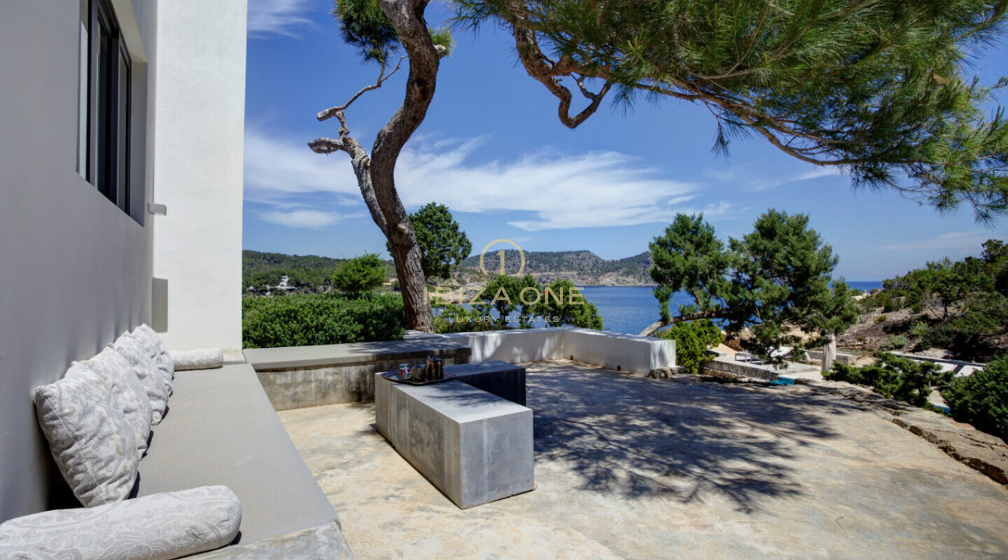 Villa de luxe moderne en bord de mer avec accès à la mer à louer, Ibiza