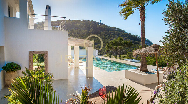 Villa de luxe moderne à vendre à Cala Vadella, Ibiza - Villa de luxe moderne à louer à Cala Vadella, Ibiza