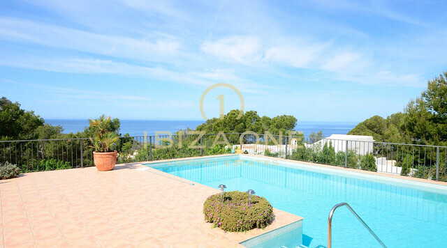 Belle et luxueuse villa avec vue sur la mer à vendre, Ibiza - Belle et luxueuse villa avec vue sur la mer à louer, Ibiza