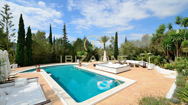 Spacieuse villa de luxe dans un endroit calme à vendre, Ibiza - Spacieuse villa de luxe dans un endroit calme à louer, Ibiza