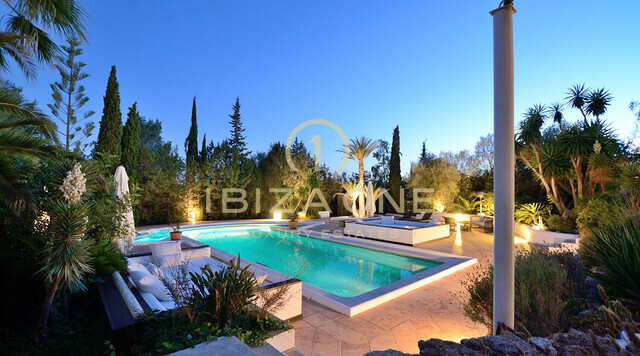 Ruime luxe villa op rustige locatie te koop, Ibiza - Ruime luxe villa op rustige locatie te huur, Ibiza