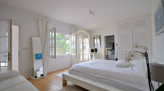 Woning direct aan zee met privétoegang tot de zee - villa direct aan zee - villa aan het water te koop, Ibiza - Woning direct aan zee met privétoegang tot de zee - villa direct aan zee - villa aan het water te huur, Ibiza