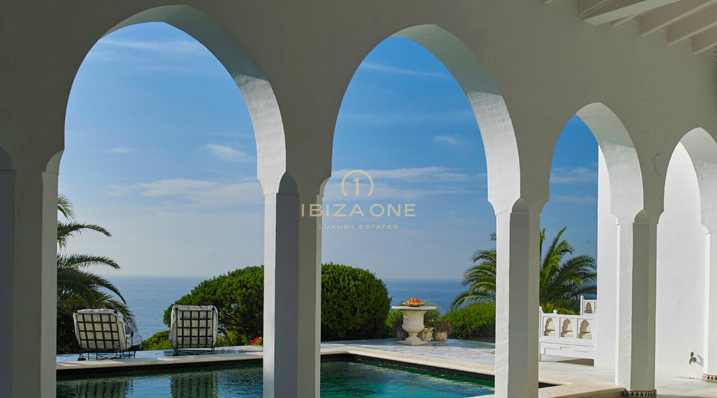 Luxusvilla aus 1001 Nacht – Haus in erster Meereslinie bei Es Vedra – Villa in erster Meereslinie Ibiza – direkt am Wasser in Cala Carbo zu vermieten, Ibiza