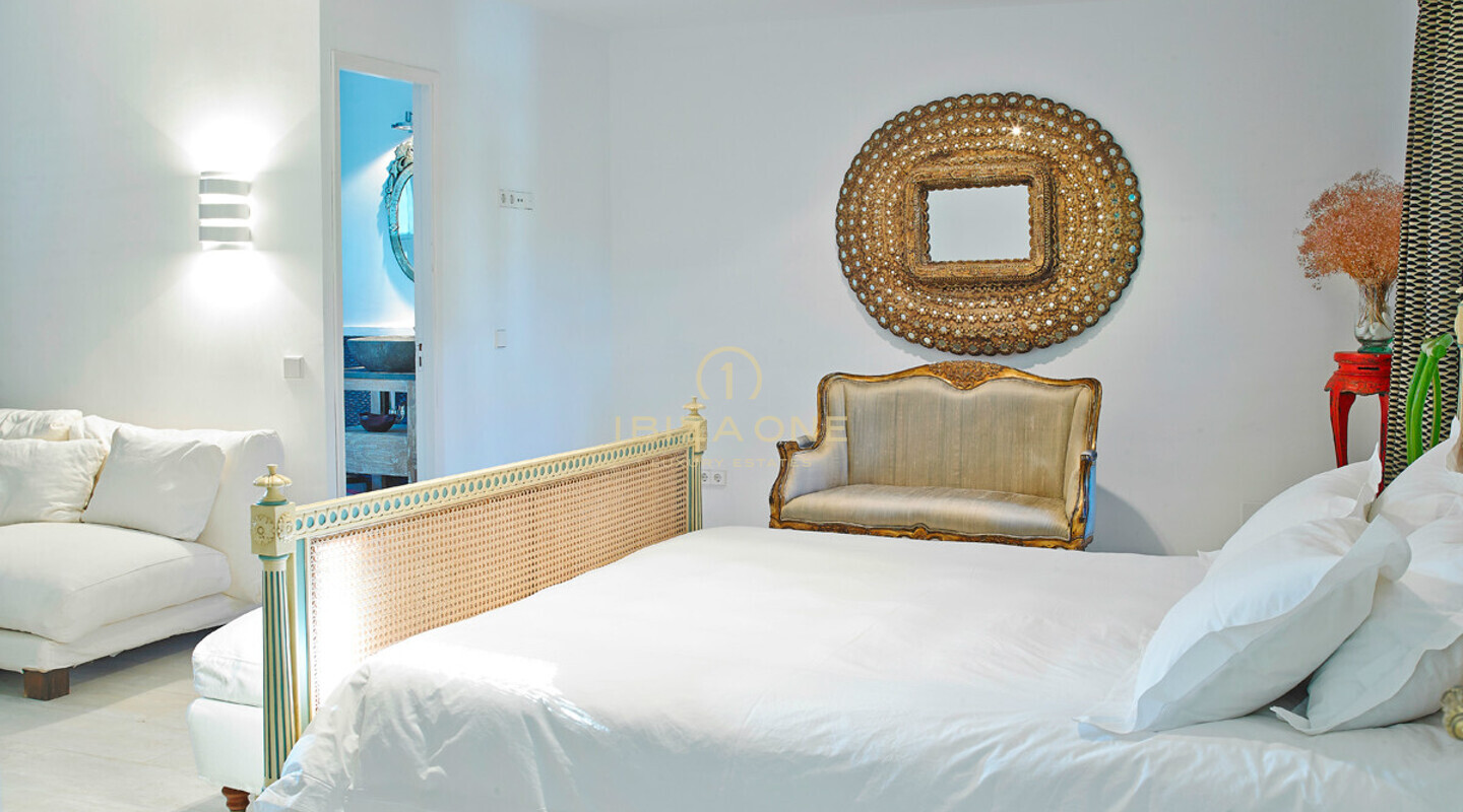 Villa de lujo de 1001 noches - casa en primera línea de mar en Es Vedra - villa en primera línea de mar Ibiza - primera línea de mar en Cala Carbo en alquiler, Ibiza