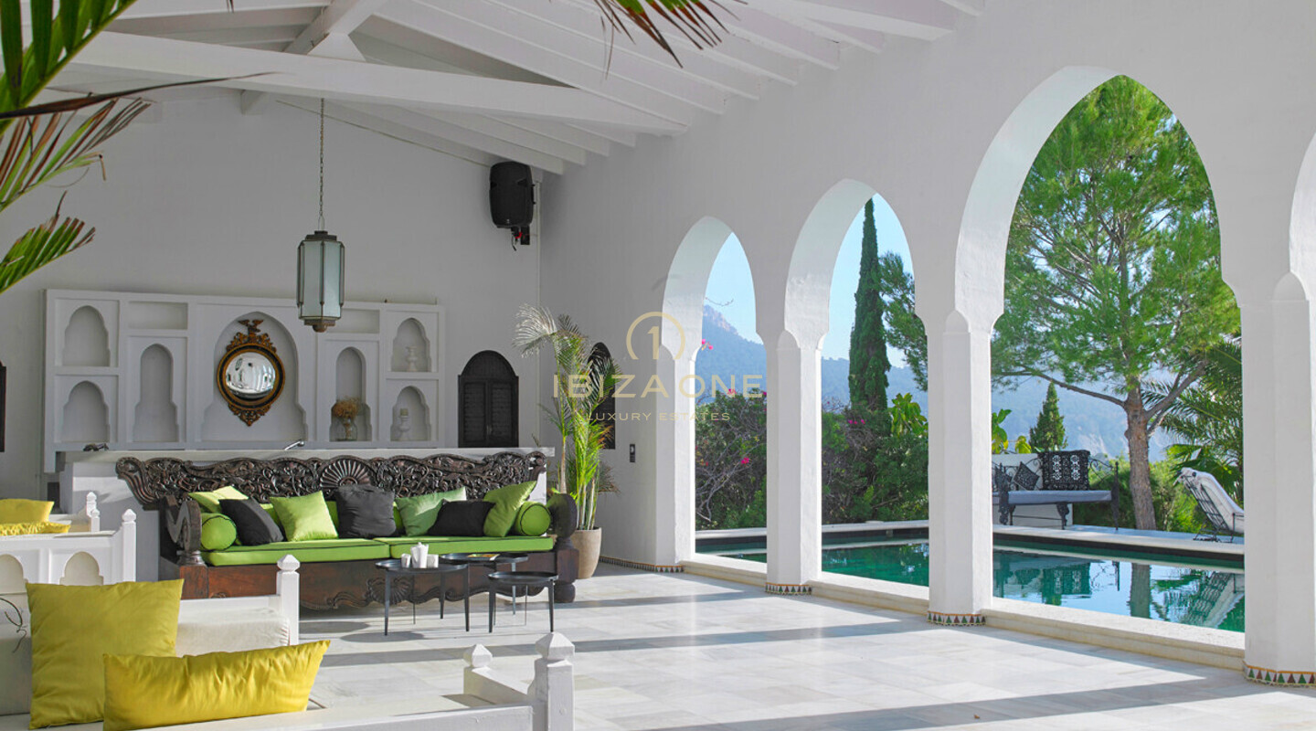 Villa de lujo de 1001 noches - casa en primera línea de mar en Es Vedra - villa en primera línea de mar Ibiza - primera línea de mar en Cala Carbo en alquiler, Ibiza