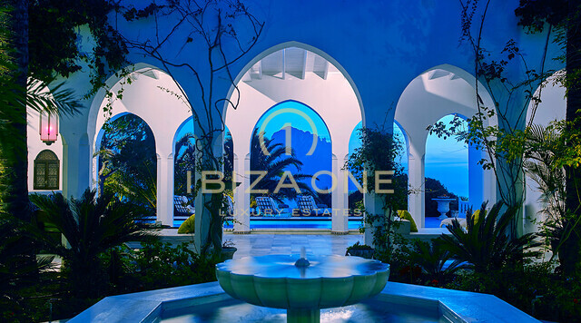 Villa di lusso da 1001 notte - casa fronte mare a Es Vedra - villa in prima linea sul mare Ibiza - in affitto sul lungomare a Cala Carbo, Ibiza