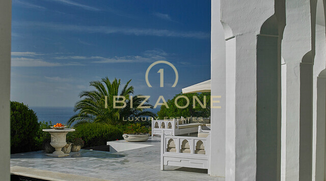 Villa de luxe des 1001 nuits - maison en bord de mer à Es Vedra - villa en première ligne de mer Ibiza - front de mer à Cala Carbo à louer, Ibiza