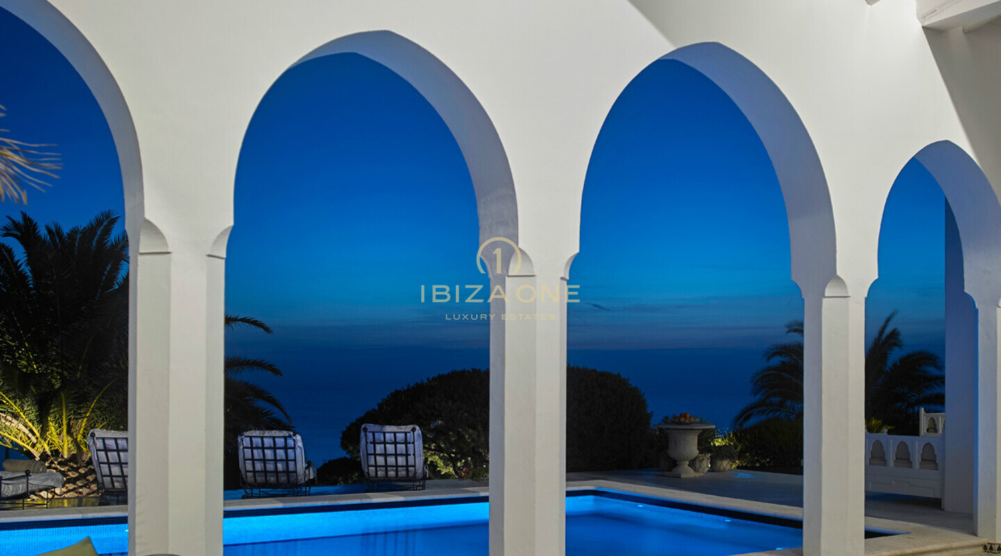 Villa de lujo de 1001 noches - casa en primera línea de mar en Es Vedra - villa en primera línea de mar Ibiza - primera línea de mar en Cala Carbo en alquiler, Ibiza