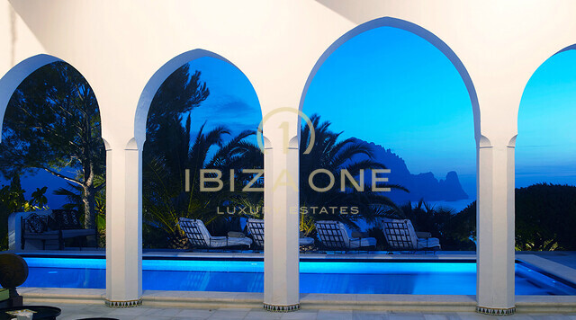 Villa de lujo de 1001 noches - casa en primera línea de mar en Es Vedra - villa en primera línea de mar Ibiza - primera línea de mar en Cala Carbo en alquiler, Ibiza