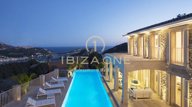 Luxury Villa in Mallorca for sale - Exclusive property with breathtaking panoramic views over the sea and the harbor, Mallorca - Luxury Villa in Mallorca for rent - Exclusive property with breathtaking panoramic views over the sea and the harbor, Mallorca