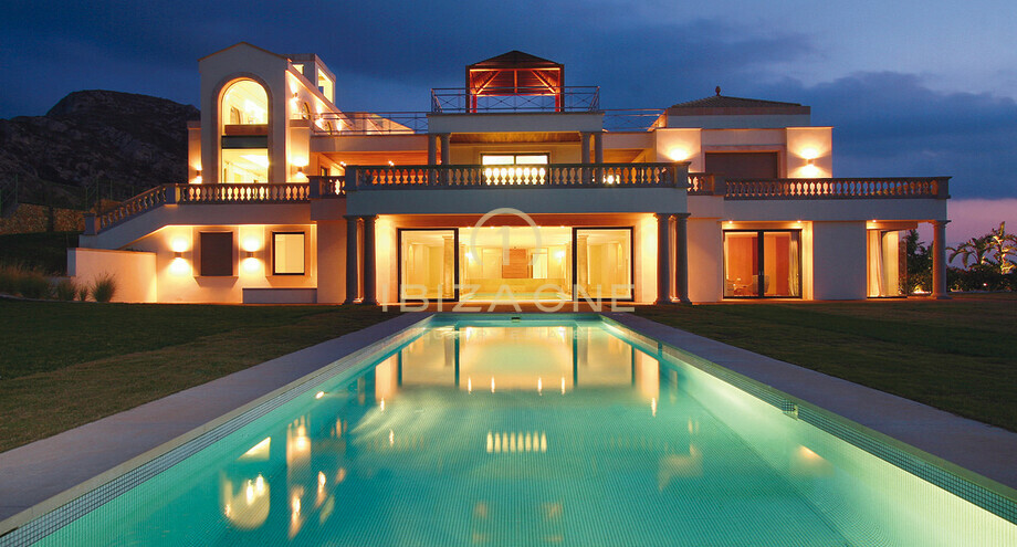 Einmaliges Luxus Anwesen Mit Hubschrauberlandeplatz Tennisplatz Und Atemberaubenden Panoramameerblick In Mallorca Zum Verkauf Alcudia Ibiza One Luxus Immobilien Agentur Villa Villen Haus Finca Wohnung Loft Kaufen Mieten Verkaufen