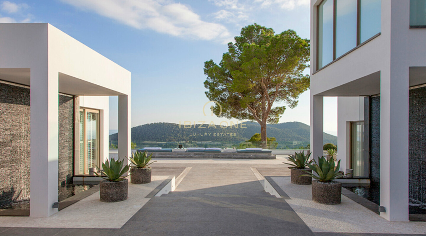 Spectacular modern luxury property for rent - KM5, Ibiza