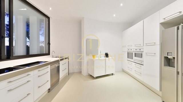 Moderne Luxusvilla mit Meerblick zu verkaufen, Ibiza