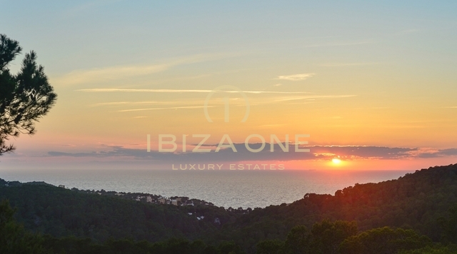 Moderne luxe villa met zeezicht te koop, Ibiza