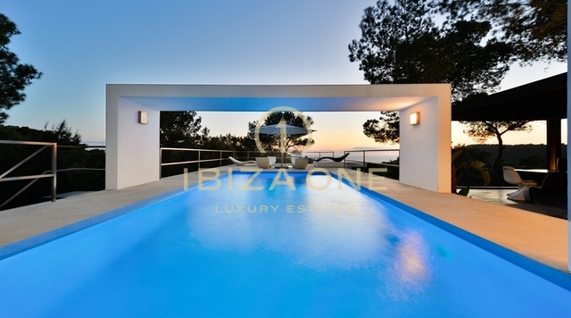 Moderne luxe villa met zeezicht te koop, Ibiza