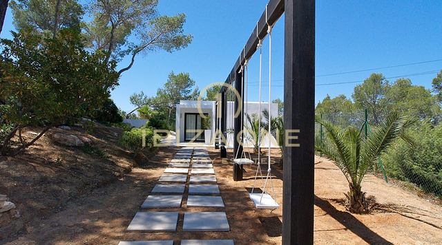 Moderne luxe villa met zeezicht te koop, Ibiza