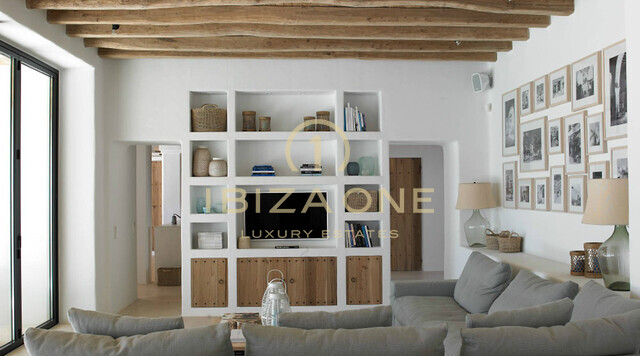 Spectaculaire propriété en bord de mer à vendre à Blakstad, Cala Pada, Ibiza