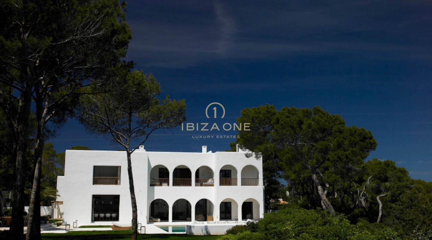 Spektakuläre Blakstad-Immobilie in erster Meereslinie zum Verkauf in Cala Pada, Ibiza