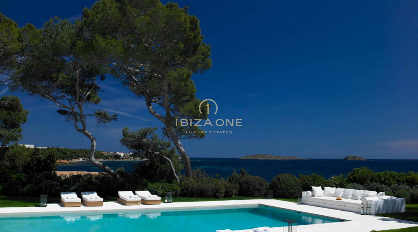 Spektakuläre Blakstad-Immobilie in erster Meereslinie zum Verkauf in Cala Pada, Ibiza