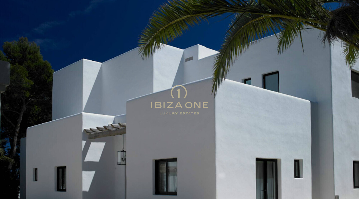 Spektakuläre Blakstad-Immobilie in erster Meereslinie zum Verkauf in Cala Pada, Ibiza