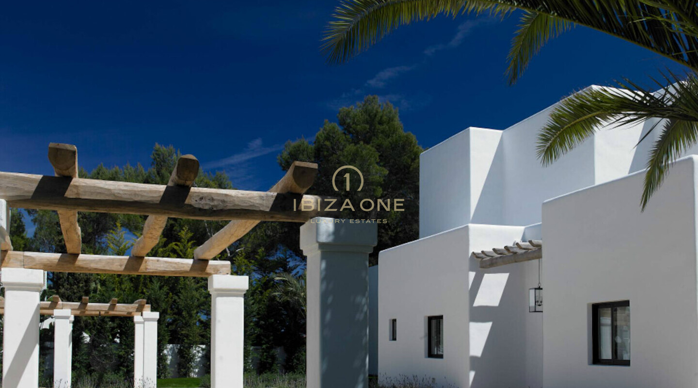 Spektakuläre Blakstad-Immobilie in erster Meereslinie zum Verkauf in Cala Pada, Ibiza