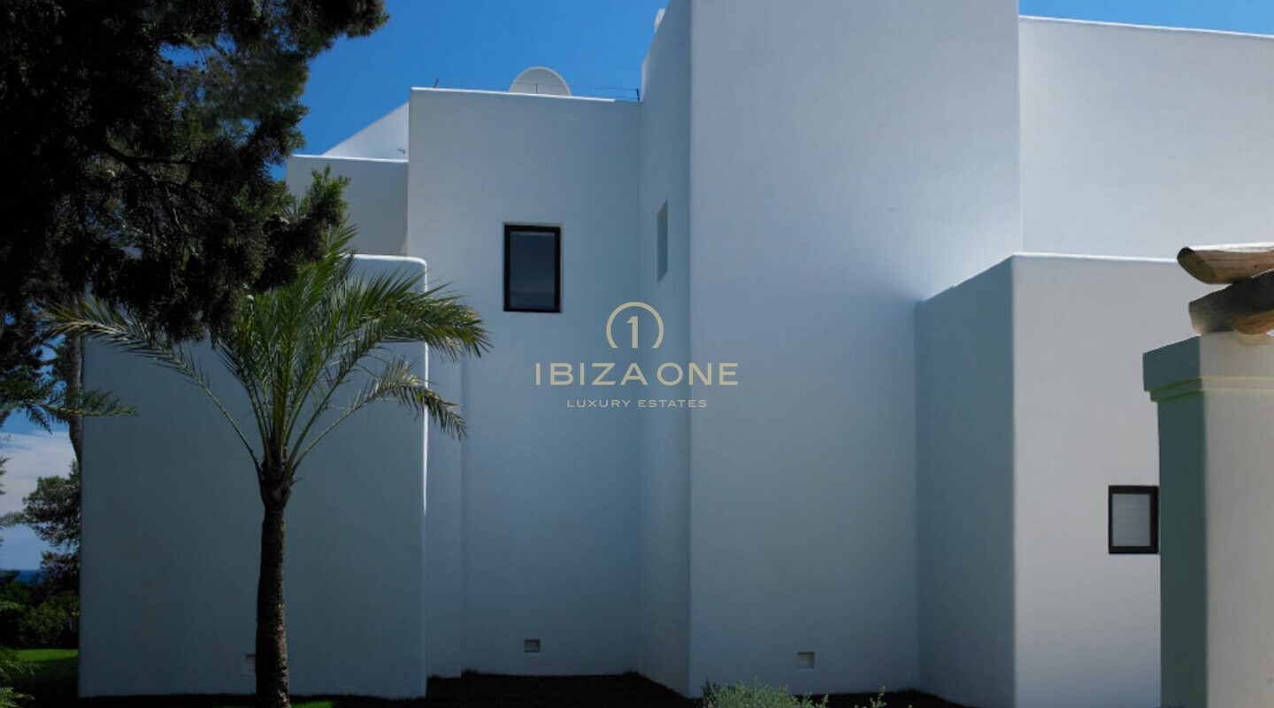 Spektakuläre Blakstad-Immobilie in erster Meereslinie zum Verkauf in Cala Pada, Ibiza