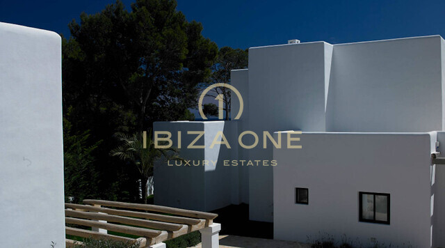 Spektakuläre Blakstad-Immobilie in erster Meereslinie zum Verkauf in Cala Pada, Ibiza