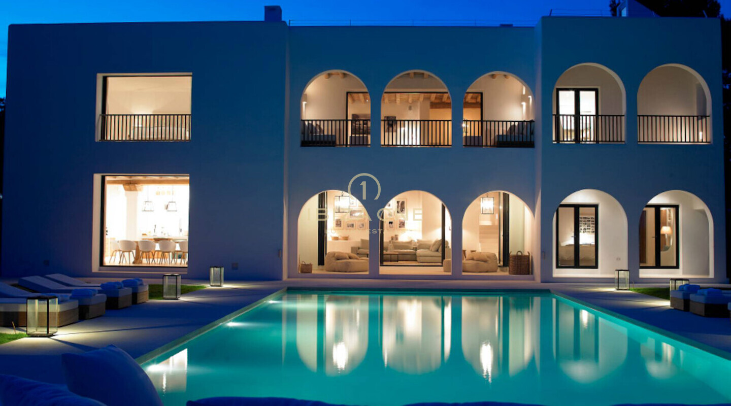 Spektakuläre Blakstad-Immobilie in erster Meereslinie zum Verkauf in Cala Pada, Ibiza