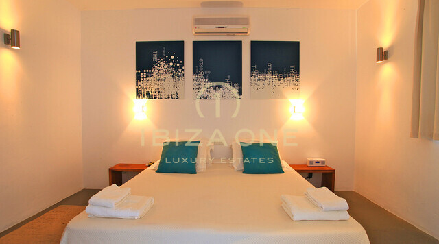 Luxusvilla in Es Cubells zu verkaufen, Ibiza - Luxusvilla in Es Cubells zu vermieten, Ibiza