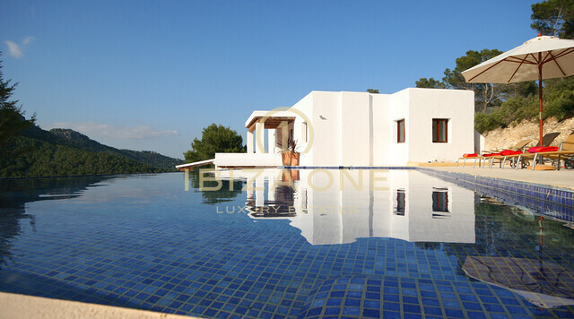 Villa de Lujo en Es Cubells en venta, Ibiza - Villa de Lujo en Es Cubells en alquiler, Ibiza
