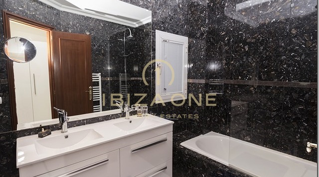 Luxe en prachtig finca-landhuis met zeezicht en tennisbaan te koop, Ibiza - Luxe en prachtig finca-landhuis met zeezicht en tennisbaan te huur, Ibiza