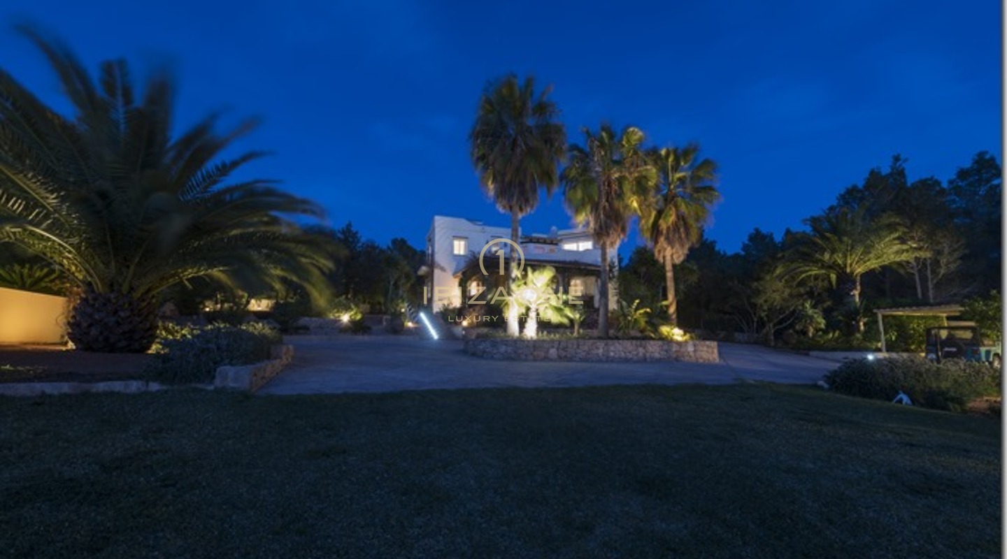 Lujosa y preciosa mansión finca con vistas al mar y pista de tenis en venta, Ibiza - Lujosa y preciosa mansión finca con vistas al mar y pista de tenis en alquiler, Ibiza