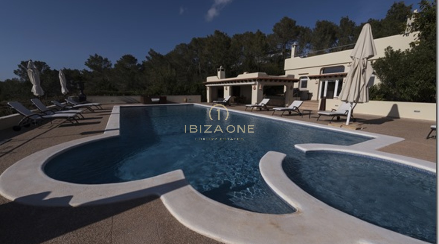 Lussuosa e splendida villa con vista mare e campo da tennis in vendita, Ibiza - Lussuosa e splendida villa con vista mare e campo da tennis in affitto, Ibiza