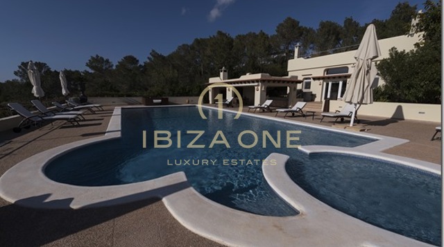 Magnifique Finca de luxe avec vue sur la mer et court de tennis à vendre, Ibiza - Magnifique Finca de luxe avec vue sur la mer et court de tennis à louer, Ibiza