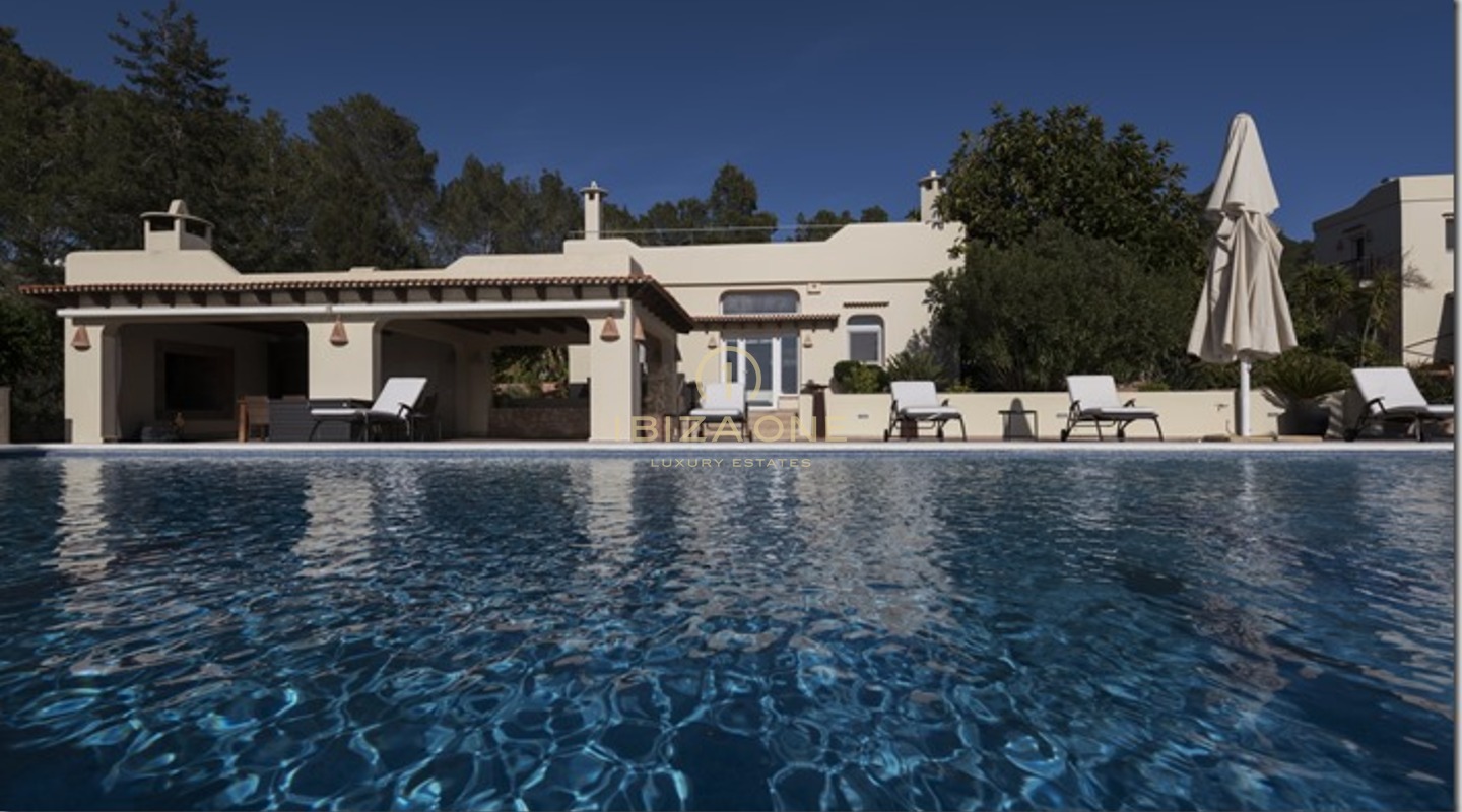 Luxuriöses und schönes Finca-Anwesen mit Meerblick und Tennisplatz zu verkaufen, Ibiza - Luxuriöses und schönes Finca-Anwesen mit Meerblick und Tennisplatz zu vermieten, Ibiza